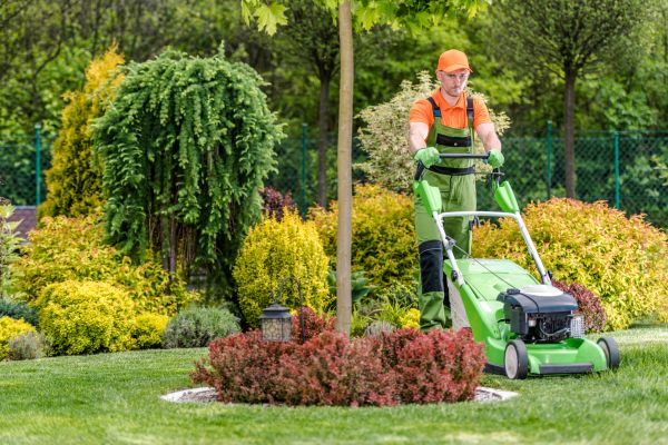 Cost of Commercial Yard Maintenance in Kennewick