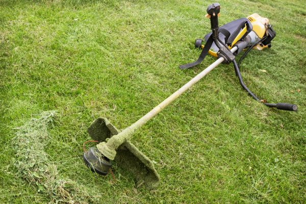 Cost of Hillside Weed Whacking in Kennewick